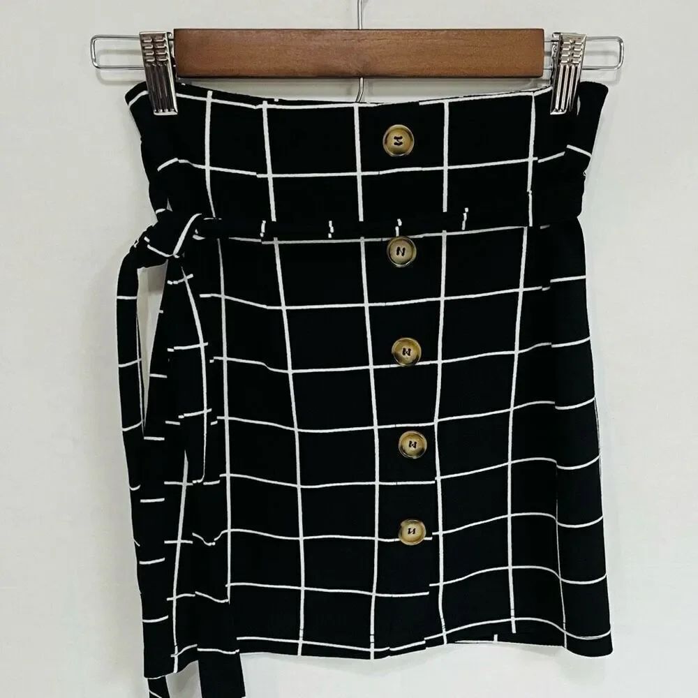 SHEIN Black And White Plaid Mini Skirt Sz XS EUC